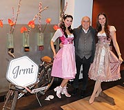 Jeannette Graf, Axel Munz, Sarah Zahn: Promi- Ladies feiern den Weltfrauentag in Tracht (©Foto: Martin Schmitz)